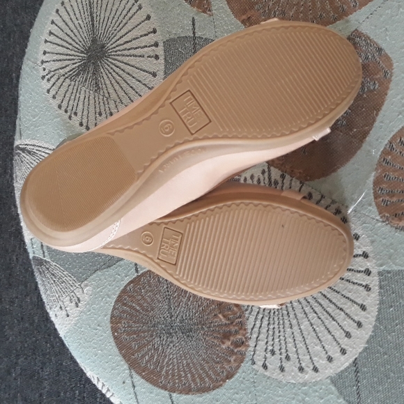 NWOT comfy beige memory foam flats. - Picture 3 of 4
